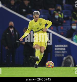 Brighton et Hove, Royaume-Uni.27th décembre 2021.Sergi CAN-s de Brentford en action lors du match Premier League entre Brighton et Hove Albion et Brentford au stade communautaire American Express, Brighton et Hove, Angleterre, le 26 décembre 2021.Photo de Ken Sparks.Utilisation éditoriale uniquement, licence requise pour une utilisation commerciale.Aucune utilisation dans les Paris, les jeux ou les publications d'un seul club/ligue/joueur.Crédit : UK Sports pics Ltd/Alay Live News Banque D'Images