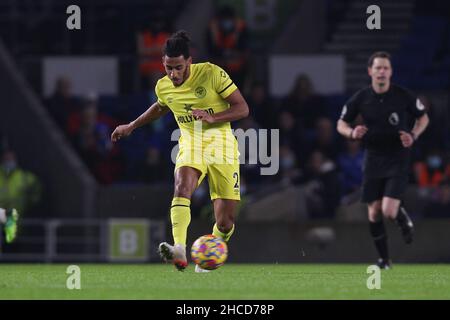 Brighton et Hove, Royaume-Uni.27th décembre 2021.Dominic Thompson, de Brentford, en action lors du match de la Premier League entre Brighton et Hove Albion et Brentford au stade communautaire American Express, Brighton et Hove, en Angleterre, le 26 décembre 2021.Photo de Ken Sparks.Utilisation éditoriale uniquement, licence requise pour une utilisation commerciale.Aucune utilisation dans les Paris, les jeux ou les publications d'un seul club/ligue/joueur.Crédit : UK Sports pics Ltd/Alay Live News Banque D'Images