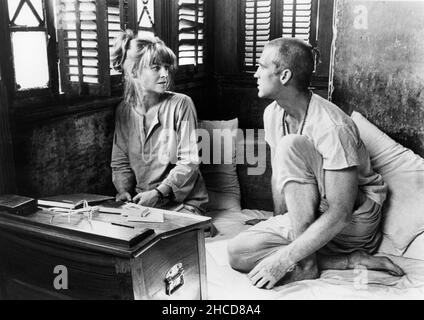 Julie Christie, Charles McCaughan, sur le tournage du film britannique « Heat and Dust », Curzon film Distributors, Universal Classics, 1983 Banque D'Images