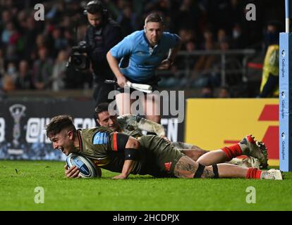 Twickenham, Royaume-Uni.27th décembre 2021.Rugby, premier ministre.Grand jeu 13.Harlequins V Northampton Saints.Stade de Twickenham.Twickenham.Cadan Murley (Harlequins) plonge pour marquer les 3rd Harlequins Try.Credit: Sport en images/Alamy Live News Banque D'Images