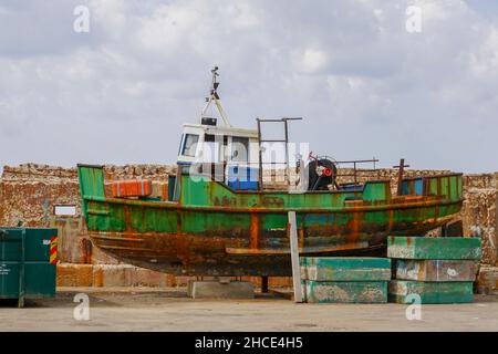 Israël, tel Aviv-Jaffa, ancien bateau au quai sec du port de Jaffa Banque D'Images