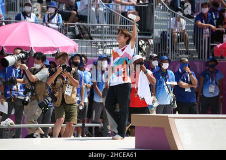 25th JUILLET 2021 - TOKYO, JAPON: HORIGOME Yuto du Japon réagit lors de la finale de la rue masculine de Skateboarding aux Jeux Olympiques de Tokyo 2020 (photo par mi Banque D'Images