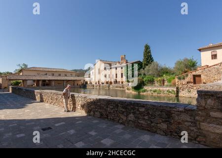 Dans le village de source thermale de Bagno Vignoni, maintenant impropres à la baignade, Val d'Orcia, Toscane, Italie, Europe Banque D'Images