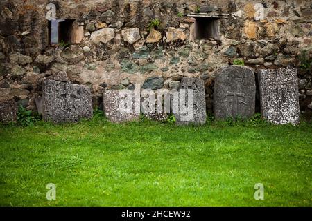 Vieilles pierres sculptées du monastère de Gandzasar dans la république du Haut-Karabakh (Artsakh) Banque D'Images