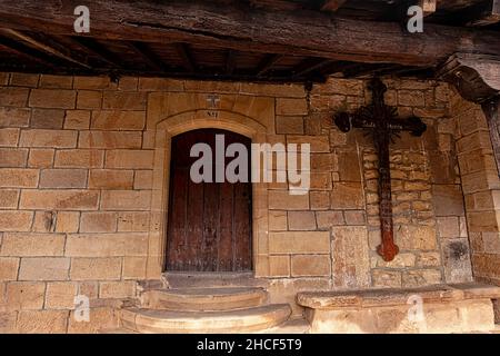 Église romane de San Millan à Campoo de Ebro Banque D'Images