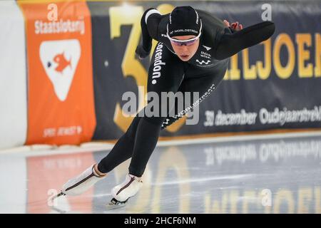 HEERENVEEN, PAYS-BAS - DÉCEMBRE 28 : Jutta Leerdam en compétition pendant l'Olympiisch Kwalificatie Toernooi à Thialf le 28 décembre 2021 à Heerenveen, pays-Bas (photo de Douwe Bijlsma/Orange Pictures) Banque D'Images