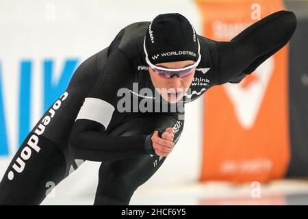 HEERENVEEN, PAYS-BAS - DÉCEMBRE 28 : Jutta Leerdam en compétition pendant l'Olympiisch Kwalificatie Toernooi à Thialf le 28 décembre 2021 à Heerenveen, pays-Bas (photo de Douwe Bijlsma/Orange Pictures) Banque D'Images