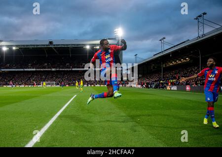 Londres, Royaume-Uni.28th décembre 2021.LONDRES, ANGLETERRE - DÉCEMBRE 28 : Jean-Philippe Mateta de Crystal Palace fête ses célébrations après avoir obtenu son but lors du match de la Premier League entre Crystal Palace et Norwich City à Selhurst Park le 28 décembre 2021 à Londres, en Angleterre.(Photo par Sebastian Frej crédit: Sebo47/Alamy Live News Banque D'Images