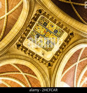 Plafond et fresque au plafond de l'église de l'abbaye de Buckfast, Buckfastleigh, Devon, Angleterre, Europe Banque D'Images