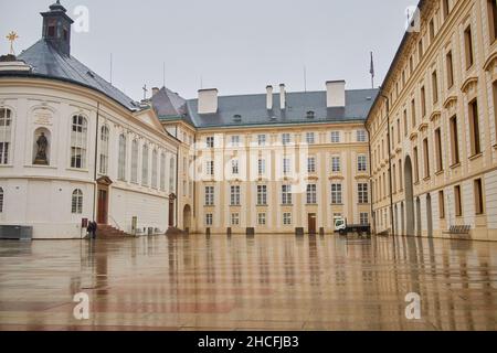 PRAGUE, RÉPUBLIQUE TCHÈQUE, 29 OCTOBRE 2018 : nouveau Palais Royal à Prague Château de Hradcany, Banque D'Images