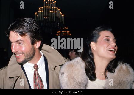 Cristina Raines et Mark Harmon Circa années 1980 crédit: Ralph Dominguez/MediaPunch Banque D'Images