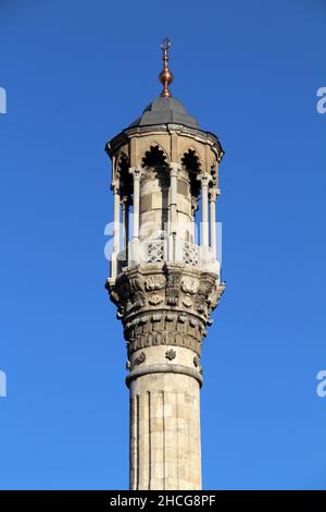 La mosquée Aziziye a été construite pendant la période ottomane en 1867.La mosquée est située dans le Bazar de Bedesten.Konya, Turquie. Banque D'Images