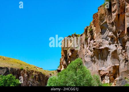 Vallée d'Ihlara.Falaises de la vallée d'Ihlara à Aksaray Turquie.Beautés naturelles de la Turquie. Banque D'Images