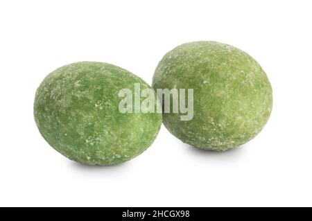 Photo de studio de wasabi arachides coupées sur un fond blanc - John Gollop Banque D'Images