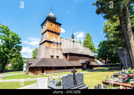 Lachowice, Pologne - terminé en 1789, l'église de STS.Pierre et Paul est l'une des plus belles églises en bois du sud de la Pologne Banque D'Images