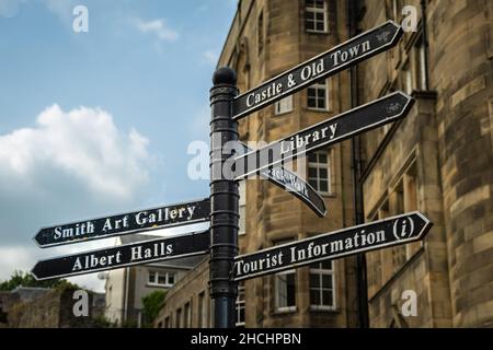 Panneau indiquant les directions vers les attractions du centre-ville de stirling, en Écosse Banque D'Images