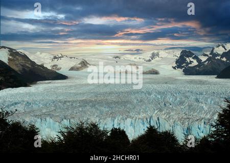 Vue sur le glacier Perito Moreno, El Calafate, Argentine Banque D'Images