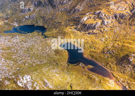 Paysage écossais vue aérienne du Loch et des montagnes Banque D'Images