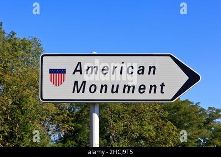 Marqueur routier à l'entrée du Mémorial de l'Aisne-Marne de la première Guerre mondiale à Château-Thierry (Aisne), France Banque D'Images