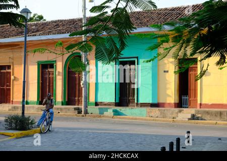 Nicaragua Grenade - vie quotidienne - bâtiments coloniaux au Parque Central de Grenade Banque D'Images