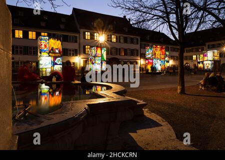 Bâle, Suisse - février 21.Place de la cathédrale avec exposition de lanternes de carnaval Banque D'Images