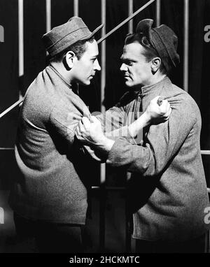 JAMES CAGNEY et GEORGE RADEAU à CHAQUE AUBE que je DÉCÈDE (1939), dirigé par WILLIAM KEIGHLEY.Crédit: WARNER BROTHERS / Album Banque D'Images