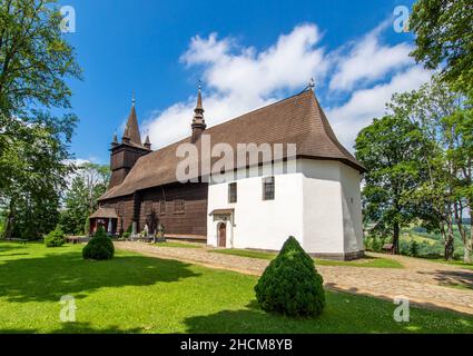 Orawka, Pologne - achevée en 1650, l'église Jean-Baptiste est l'une des plus belles églises en bois du sud de la Pologne Banque D'Images