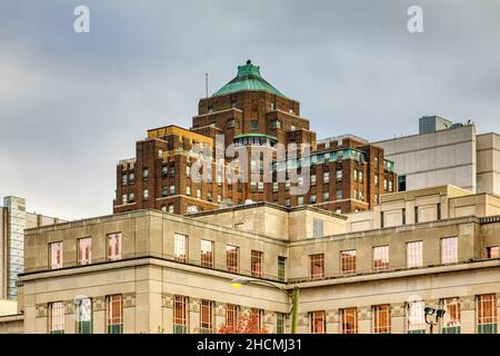 West Hospital, VCU Medical Center, tour art déco de 17 étages, demeure parmi les plus hauts bâtiments de Richmond. Banque D'Images
