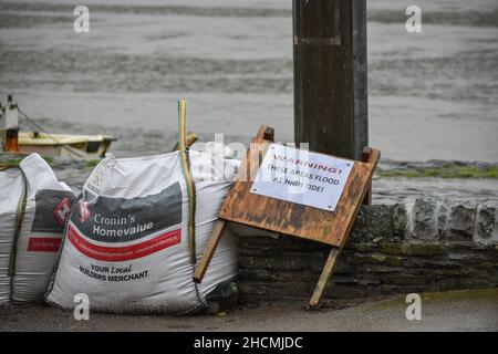 Bantry, West Cork, Irlande.130H décembre 2021.Met Eireann a publié un avertissement météorologique jaune pour Cork, en prévision de fortes pluies qui conduiront à des inondations localisées.Credit: Karlis Dzjamko News/Alay Live News Banque D'Images