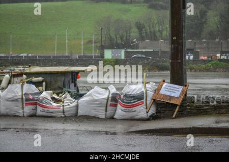Bantry, West Cork, Irlande.130H décembre 2021.Met Eireann a publié un avertissement météorologique jaune pour Cork, en prévision de fortes pluies qui conduiront à des inondations localisées.Credit: Karlis Dzjamko News/Alay Live News Banque D'Images