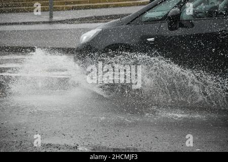 Bantry, West Cork, Irlande.130H décembre 2021.Met Eireann a publié un avertissement météorologique jaune pour Cork, en prévision de fortes pluies qui conduiront à des inondations localisées.Credit: Karlis Dzjamko News/Alay Live News Banque D'Images