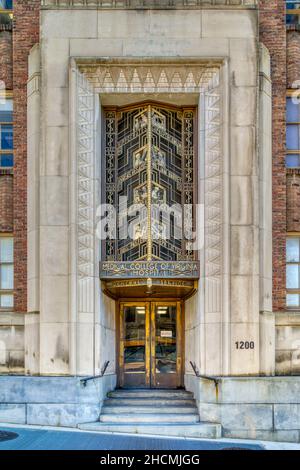 West Hospital, VCU Medical Center, tour art déco de 17 étages, demeure parmi les plus hauts bâtiments de Richmond. Banque D'Images