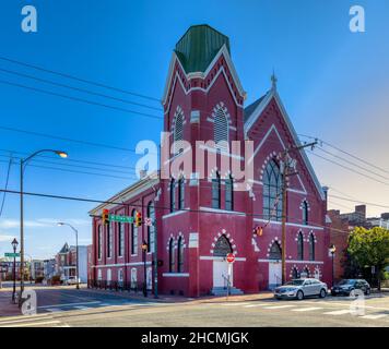 Temple du capot A.M.E.L'église Zion, 16 West Clay Street, est un monument vieux de 170 ans dans le quartier historique Jackson Ward de Richmond. Banque D'Images