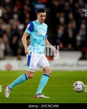 Craig Forsyth, du comté de Derby, en action pendant le match du championnat Sky Bet au stade bet365, Stoke-on-Trent.Date de la photo: Jeudi 30 décembre 2021. Banque D'Images