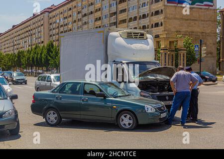 GROZNY, RUSSIE - 26 JUIN 2018 : accident de la route à Grozny, Russie Banque D'Images