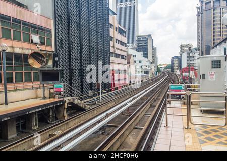 KUALA LUMPUR, MALAISIE - 14 MARS 2018 : vue du chemin de fer LRT à Kuala Lumpur, Malaisie. Banque D'Images