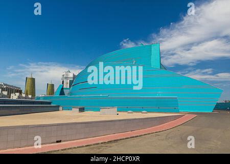 ASTANA, KAZAKHSTAN - 9 JUILLET 2018: Kazakhstan Central concert Hall à Astana maintenant Nur-Sultan , capitale du Kazakhstan. Banque D'Images