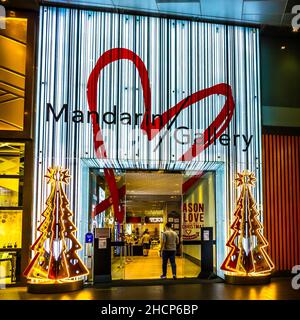 Éclairage et décoration de Noël le long d'Orchard Road, Singapour. Banque D'Images