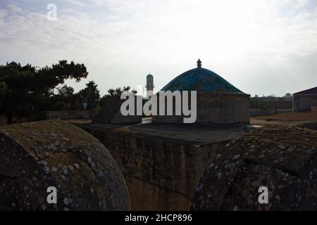 Vue de la forteresse de Mardakan à la mosquée de Tuba Shah.Construit en 1482.Azerbaïdjan. Banque D'Images