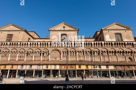 Cathédrale Saint-George (Cattedrale di San Giorgio, 1135) sur la place Trento Trieste.Ferrara, Émilie-Romagne, Italie, Europe. Banque D'Images