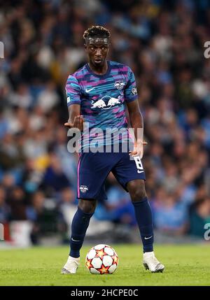 Photo du dossier datée du 15-09-2021, de RB Leipzig, Amadou Haidara.La fenêtre de transfert de la Premier League s'ouvre le jour de l'an et il reste à voir quel impact le coronavirus aura sur les affaires.Ici, l'agence de presse de l'Autorité palestinienne examine cinq clubs de vol les plus populaires qui ont de bonnes raisons d'être tentés sur le marché.Date de publication : vendredi 31 décembre 2021. Banque D'Images