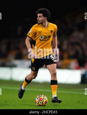 Photo du dossier datée du 01-12-2021 de Wolverhampton Wanderers' Rayan ait-Nouri.La fenêtre de transfert de la Premier League s'ouvre le jour de l'an et il reste à voir quel impact le coronavirus aura sur les affaires.Ici, l'agence de presse de l'Autorité palestinienne examine cinq clubs de vol les plus populaires qui ont de bonnes raisons d'être tentés sur le marché.Date de publication : vendredi 31 décembre 2021. Banque D'Images