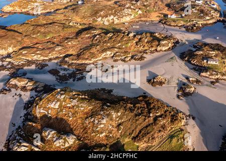 La magnifique baie de Cloughglass et la plage de Burtonport dans le comté de Donegal - Irlande. Banque D'Images