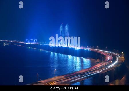 Mumbai Sea Link Bridge illuminé pour Noël et nouvel an, Mumbai, Inde, Banque D'Images