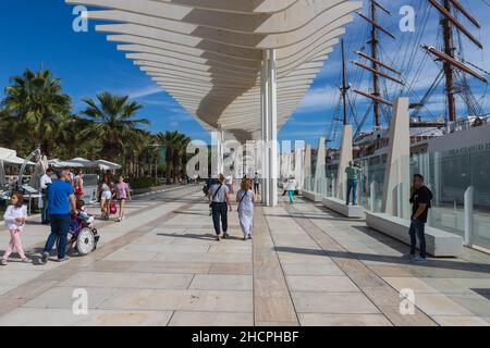 La promenade ( Paseo) del Muelle Uno au port de Malaga, Espagne Banque D'Images