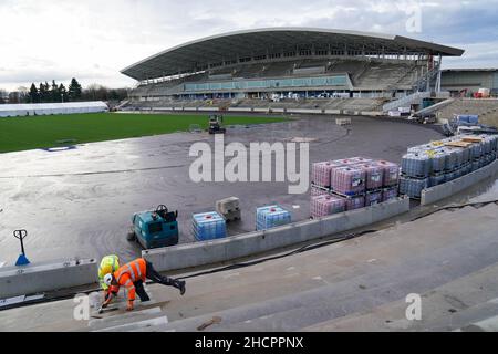 Photo du dossier en date du 30-11-2021 des travaux de construction se poursuivent au stade Alexander, à Birmingham.Les Jeux du Commonwealth de Birmingham en juillet et août auront pour objectif d'offrir un spectacle dynamique pour l'athlétisme, dans l'une des villes les plus multiculturelles et progressistes du Royaume-Uni.Date de publication : vendredi 31 décembre 2021. Banque D'Images