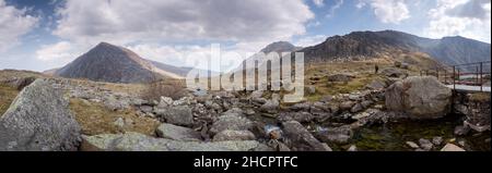 Vue panoramique sur la vallée d'Ogwen, Snowdonia, au nord du pays de Galles Banque D'Images