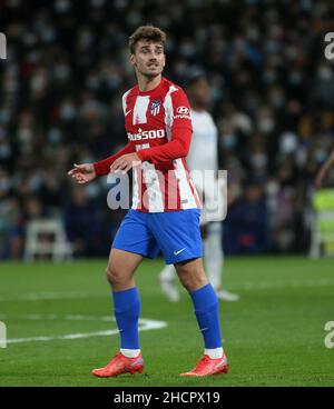 Antoine Griezmann Atletico Madrid pendant le match de football LaLiga Real Madrid / Atletico Madrid le 12 décembre 2021 au stade Santiago Bernabeu de Madrid, Espagne.Photo de Giuliano Bevilacqua/ABACAPRESS.COM Banque D'Images