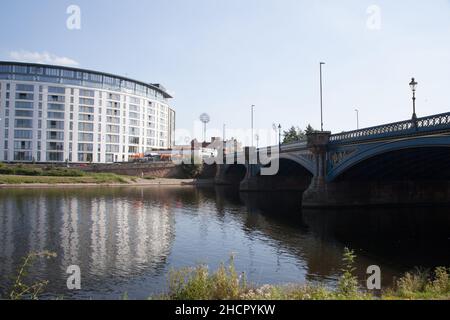 Trent Bridge au-dessus de la rivière Trent à Nottingham, au Royaume-Uni Banque D'Images