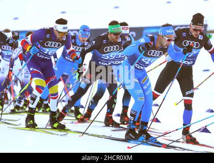 Oberstdorf, Allemagne.31st décembre 2021.Ski nordique/ski de fond: Coupe du monde, Tour de ski, 15 km de démarrage de masse classique, hommes.Johannes Thomas Bing d'Allemagne (M) sur la piste.Credit: Karl-Josef Hildenbrand/dpa/Alay Live News Banque D'Images